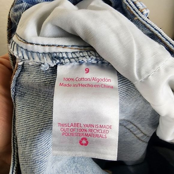 No Boundaries Size 9 Super High Rise Relaxed Fit Distressed Straight Jeans - Picture 6 of 6